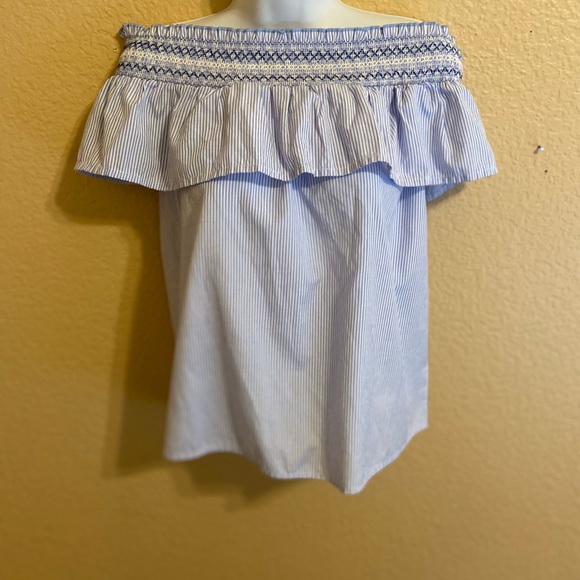 Off the shoulder top - Picture 2 of 3